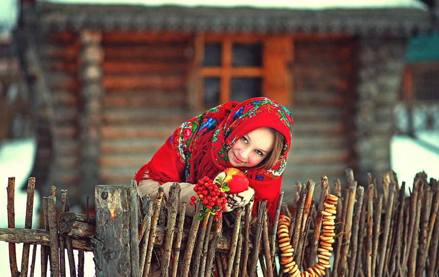 Sexy girl Women in Slavic costumes in Gaziantep